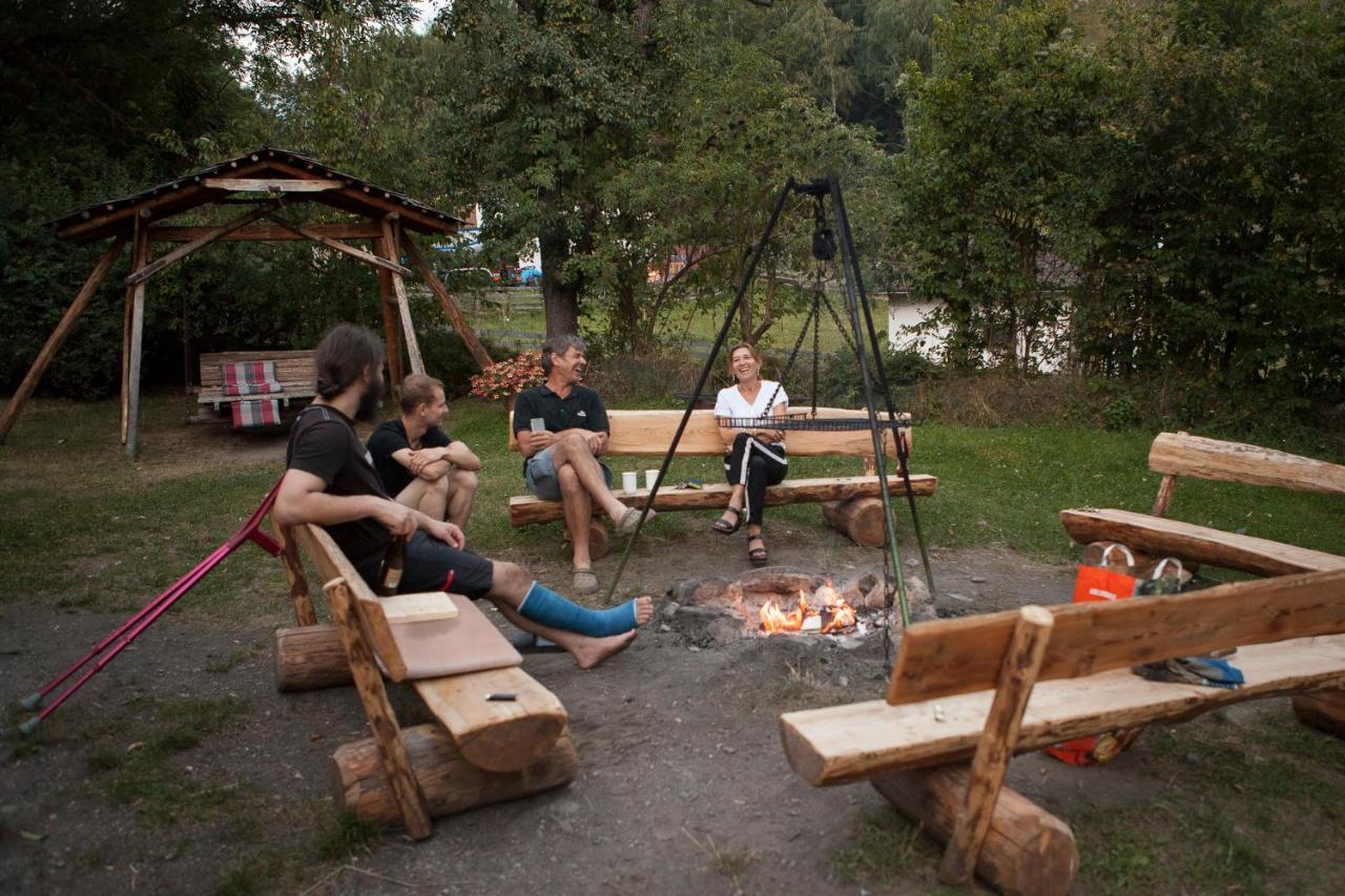 Romedihof Backpacker Hostel Karrosten Экстерьер фото